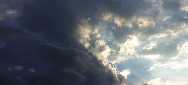 nuages, bleu, gris, lumière, obscurité, Franck Billad, Saphir Optimiste